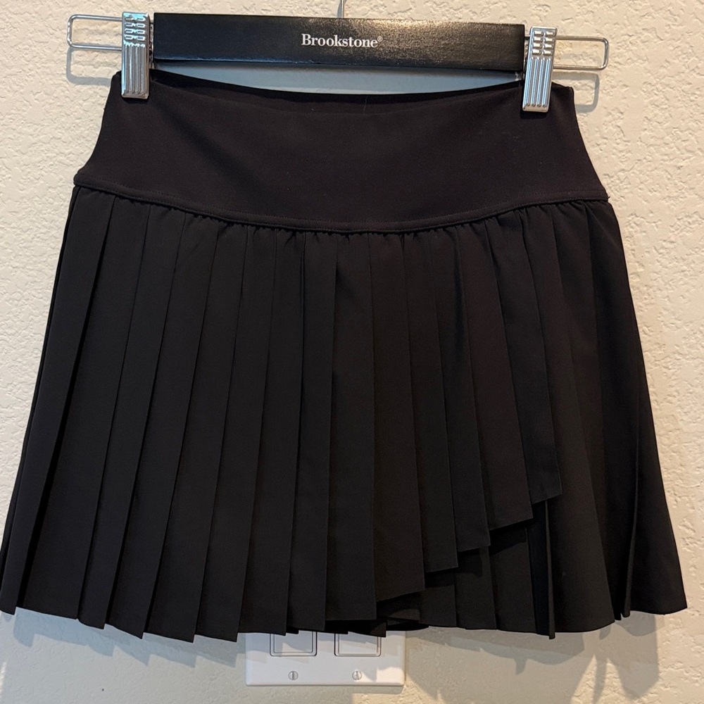 OFFLINE AERIE Black Pleated Skirt
